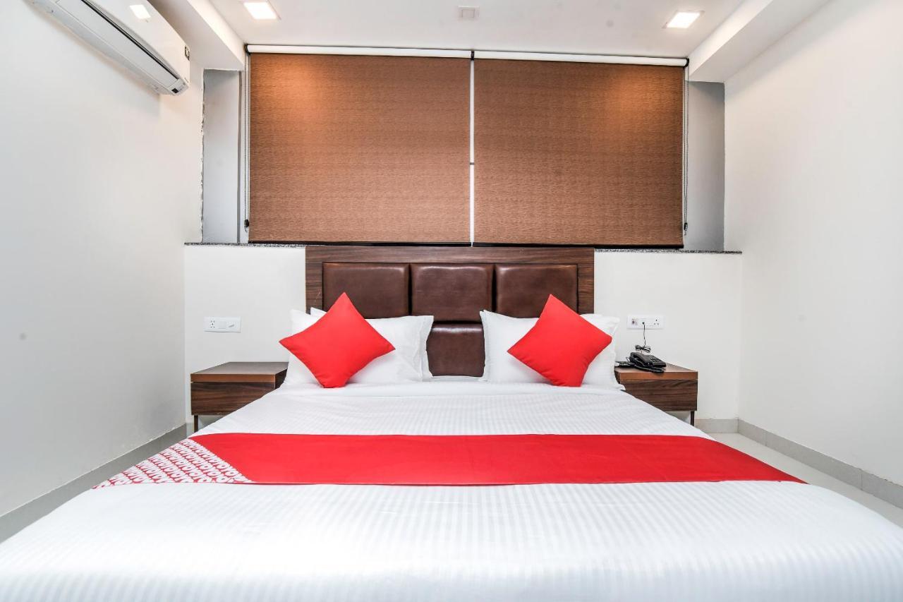 Oyo 23191 Flagship Hotel Raj Madan Ameerpet Хайдарабад Экстерьер фото
