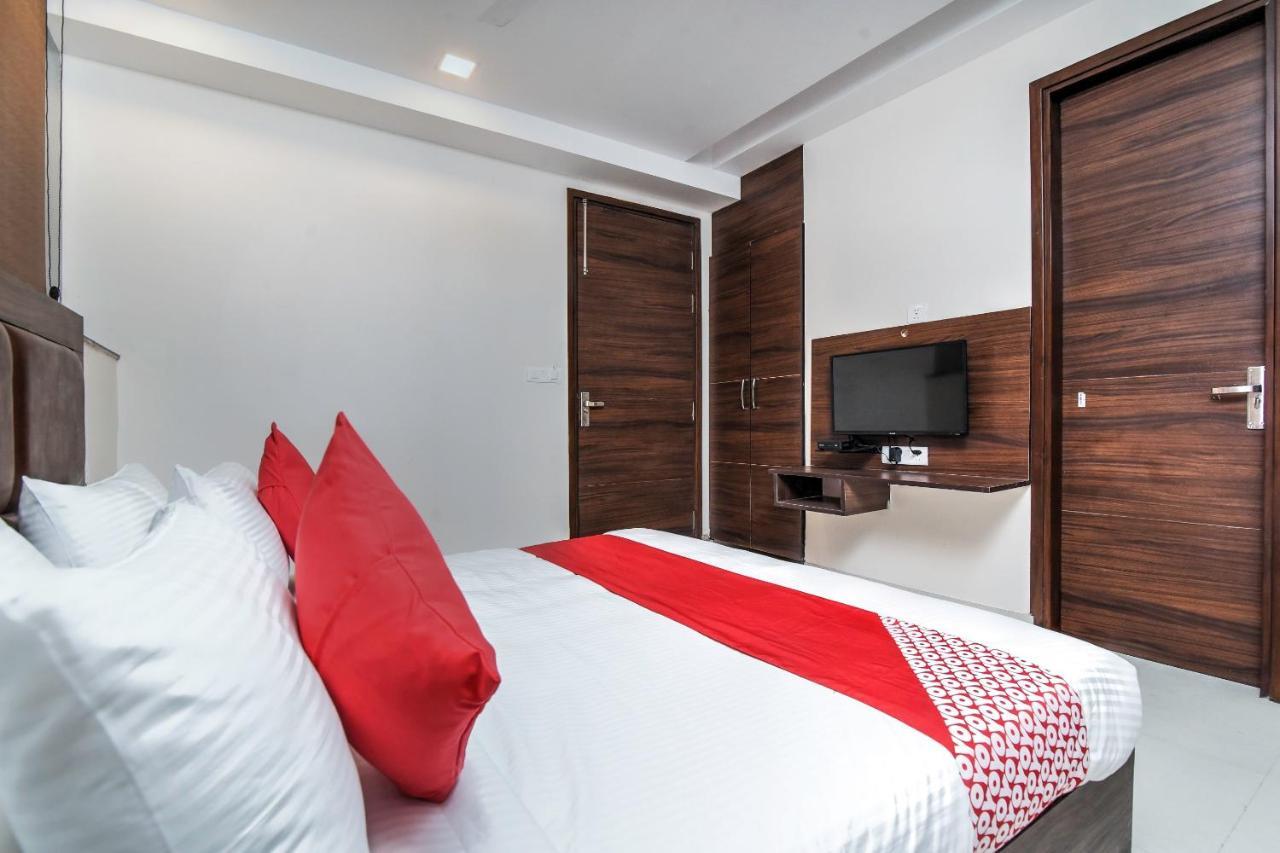 Oyo 23191 Flagship Hotel Raj Madan Ameerpet Хайдарабад Экстерьер фото