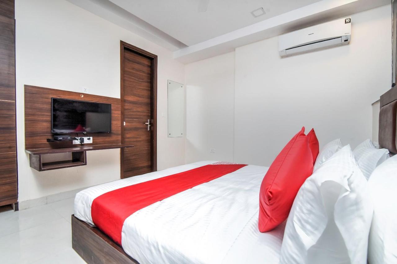 Oyo 23191 Flagship Hotel Raj Madan Ameerpet Хайдарабад Экстерьер фото
