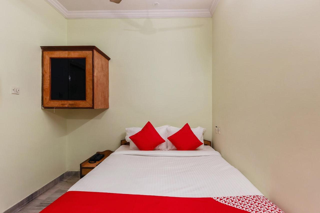 Oyo 23191 Flagship Hotel Raj Madan Ameerpet Хайдарабад Экстерьер фото