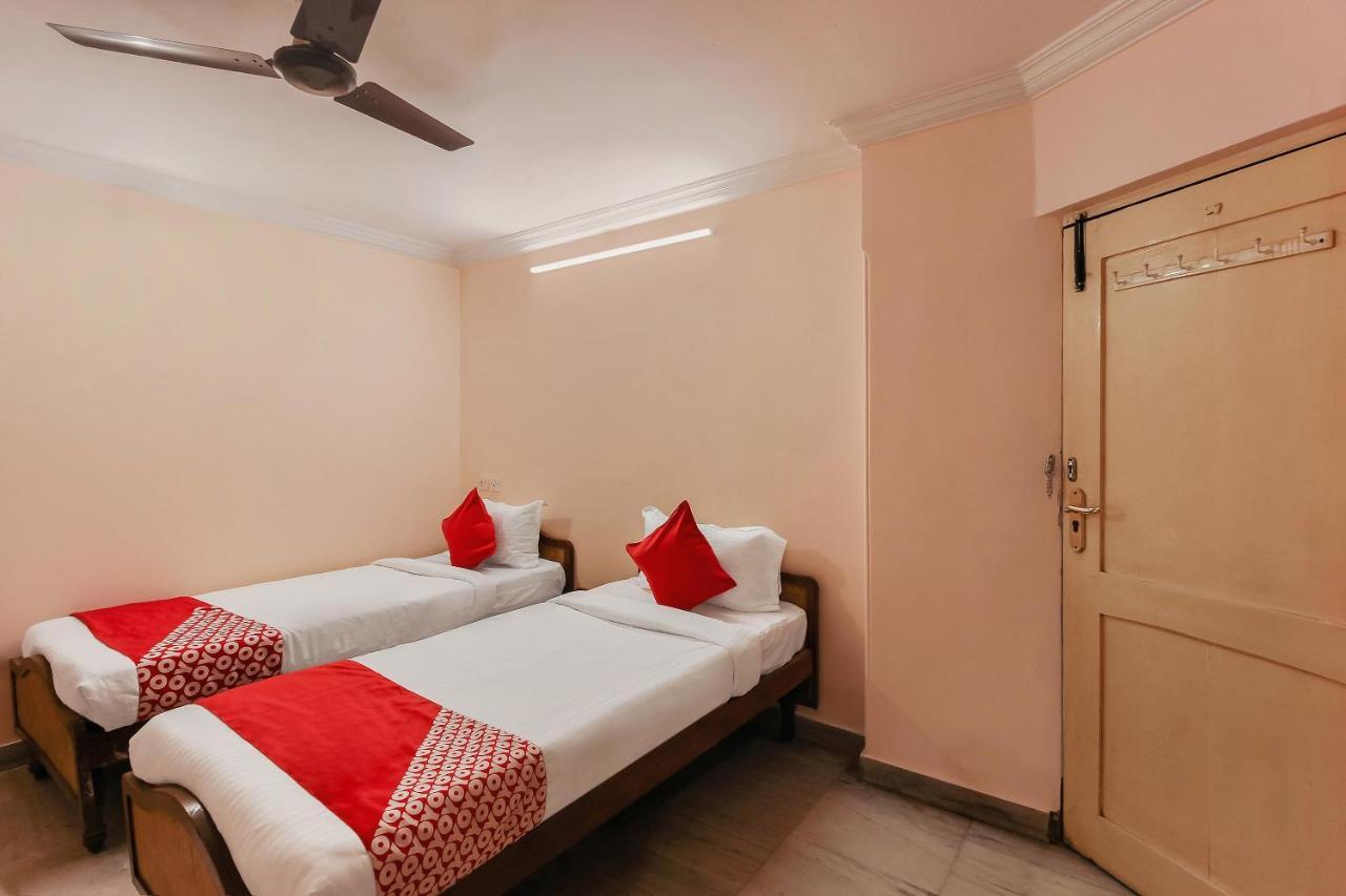 Oyo 23191 Flagship Hotel Raj Madan Ameerpet Хайдарабад Экстерьер фото