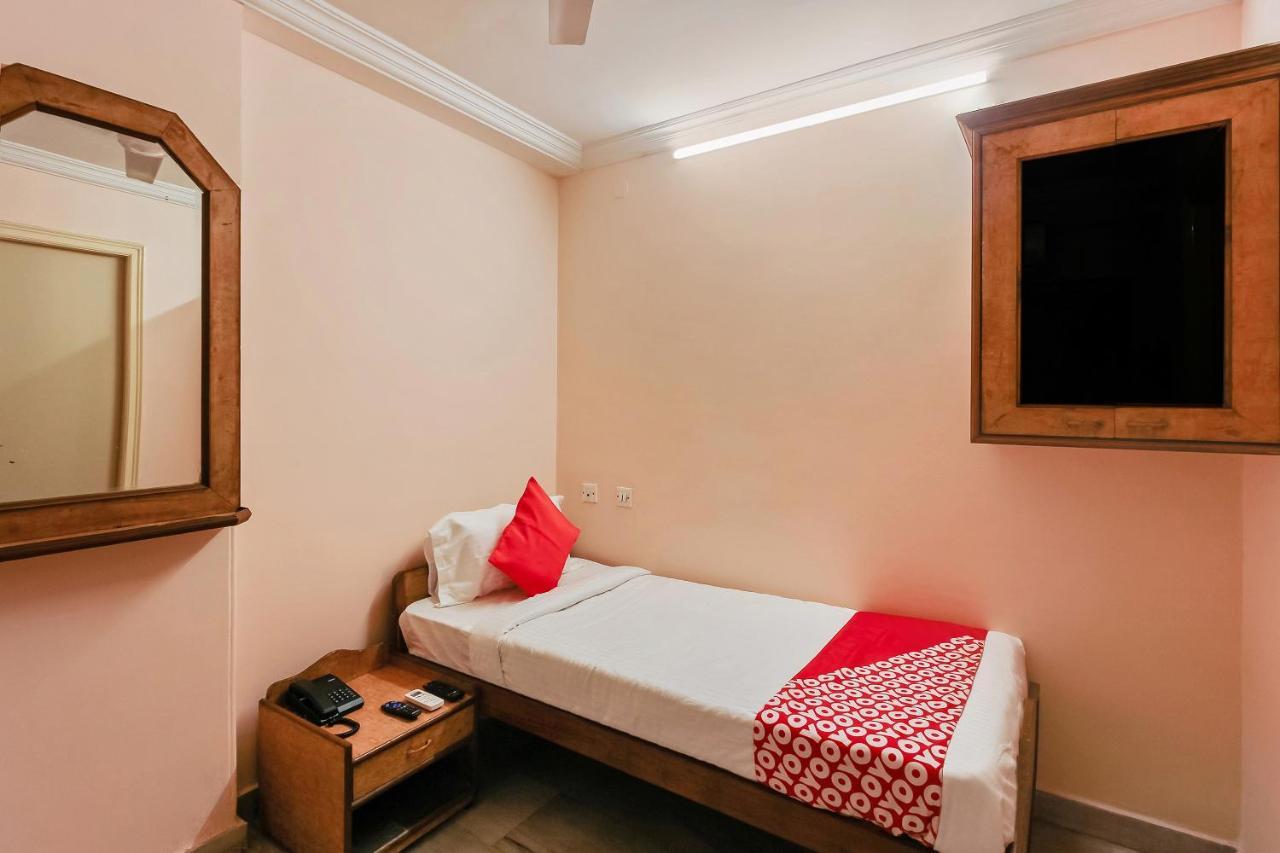 Oyo 23191 Flagship Hotel Raj Madan Ameerpet Хайдарабад Экстерьер фото