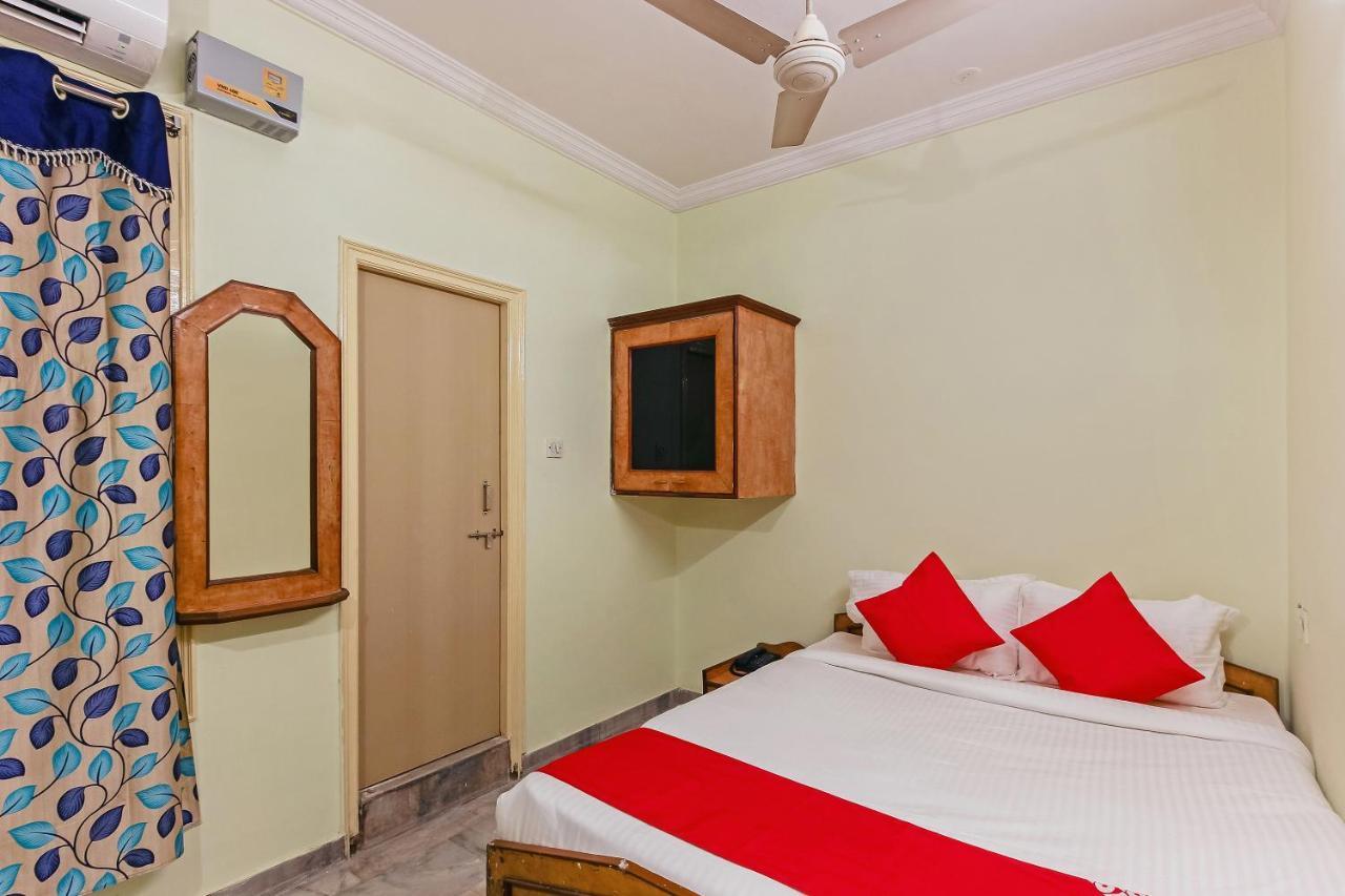 Oyo 23191 Flagship Hotel Raj Madan Ameerpet Хайдарабад Экстерьер фото