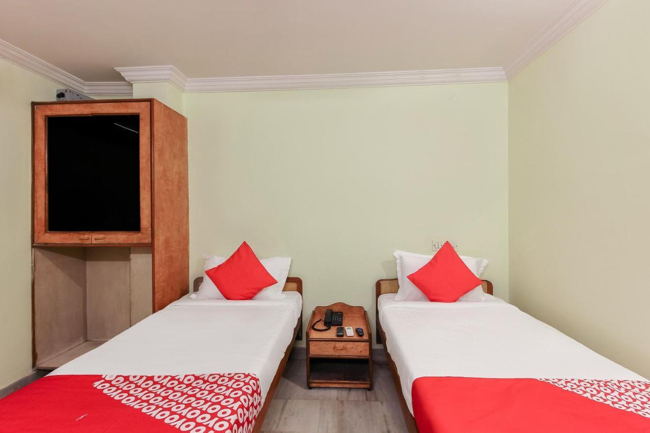 Oyo 23191 Flagship Hotel Raj Madan Ameerpet Хайдарабад Экстерьер фото