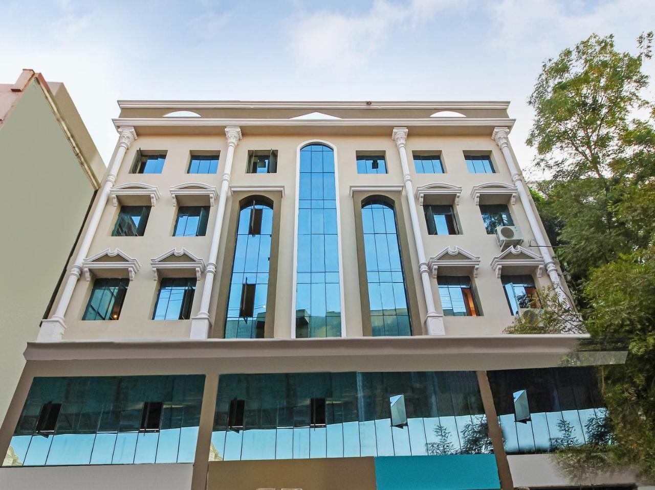 Oyo 23191 Flagship Hotel Raj Madan Ameerpet Хайдарабад Экстерьер фото
